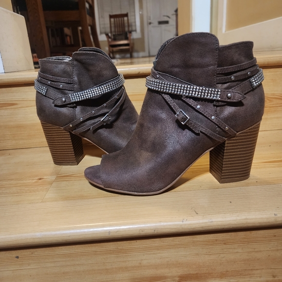 Authenic American Heritage Women's Open-Toe Ankle Booties - Picture 3 of 13